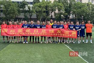 Dung Thành Thành Đô và Thủy Nguyên Tam Tinh tiến hành hai cuộc thi nóng hổi: lần lượt chiến với đối thủ thành 2 - 0 và 1 - 1